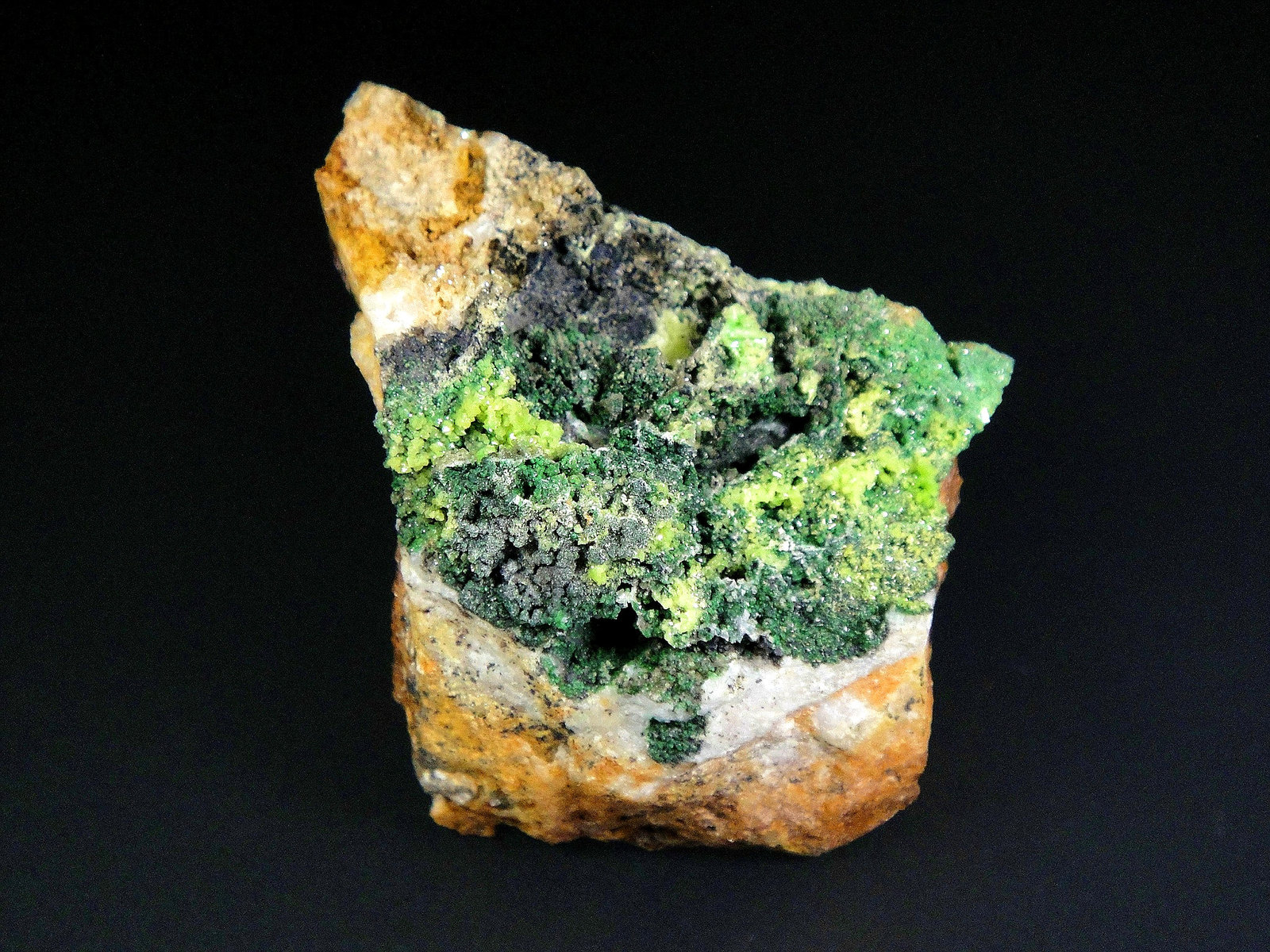 Bayldonita y Piromorfita
5 x 4 cm.
(Autor: Antonio P. López)