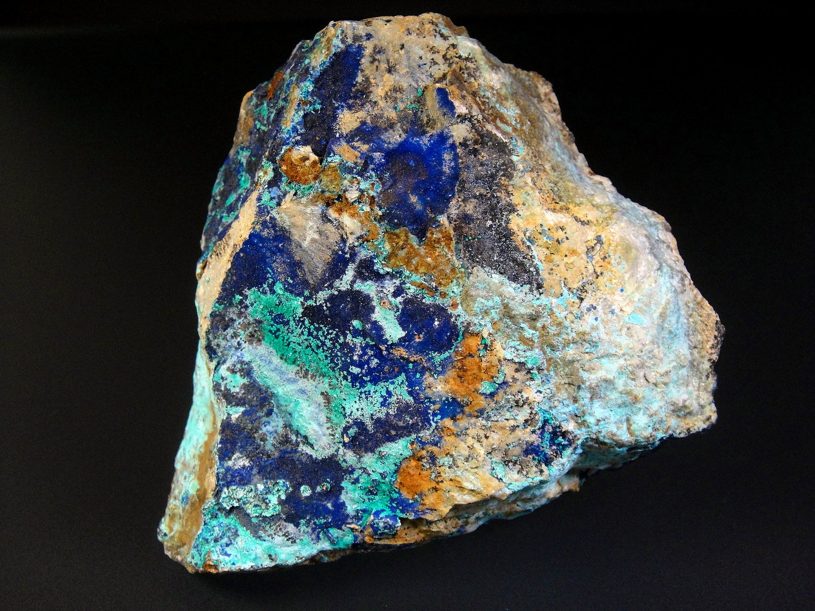 Theisita, Claraita, Azurita
8,5 x 7 cm.
(Autor: Antonio P. López)