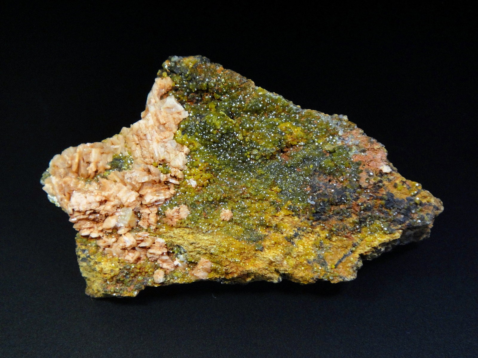 Mimetita
6 x 3,5 cm.
(Autor: Antonio P. López)