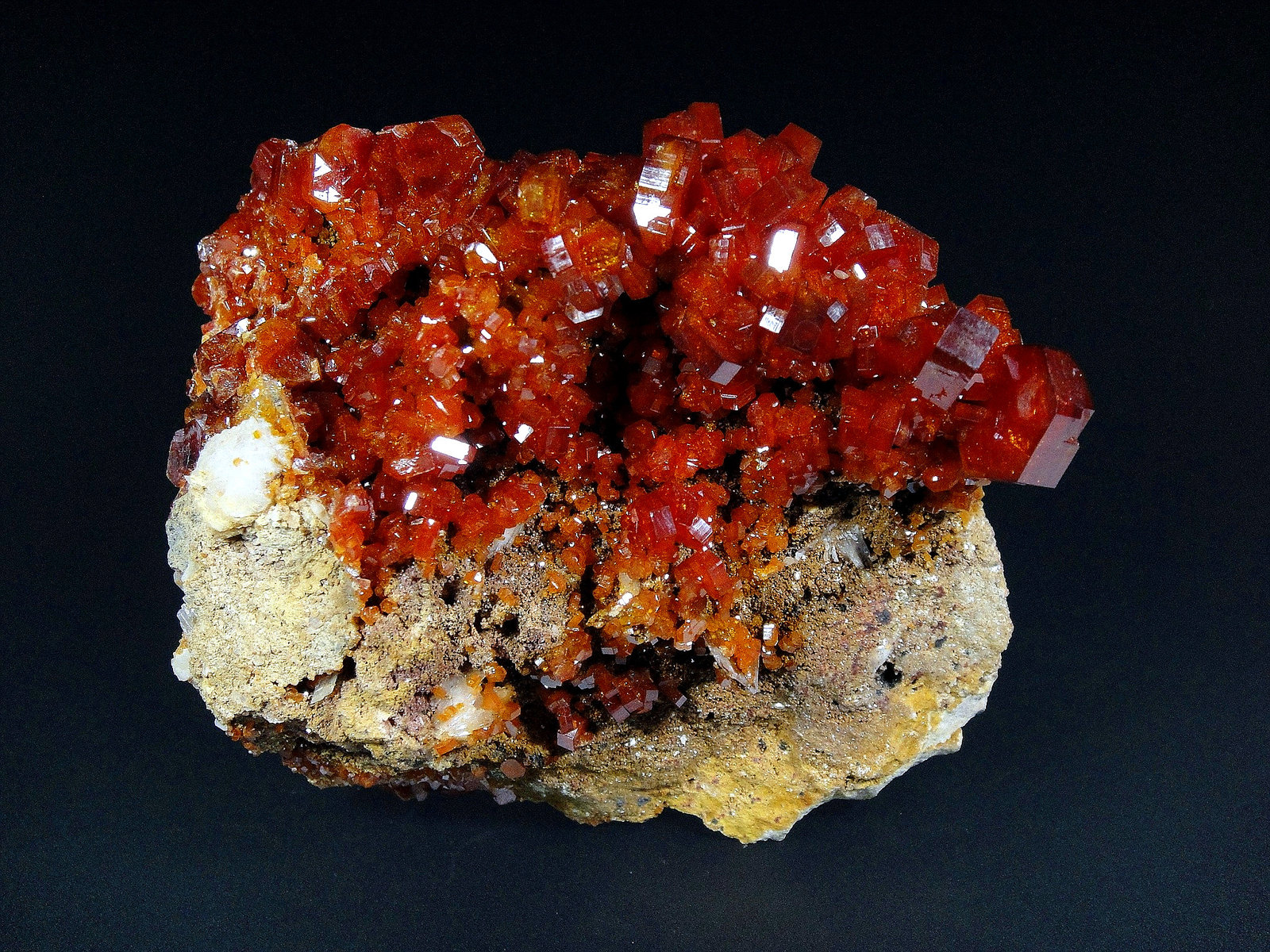 Vanadinita
8 x 6 cm.
(Autor: Antonio P. López)