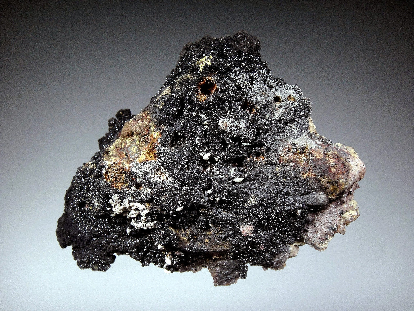 Mottramita y Brackebuschita
6 x 5 cm.
(Autor: Antonio P. López)