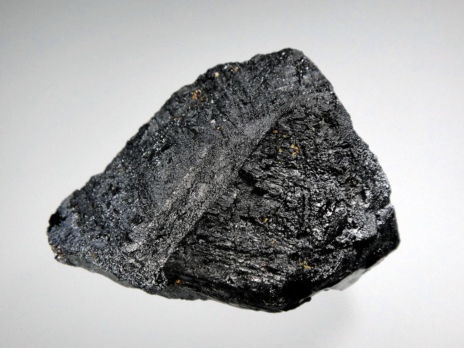 Tapiolita-(Fe)
6 x 4 cm.
(Autor: Antonio P. López)