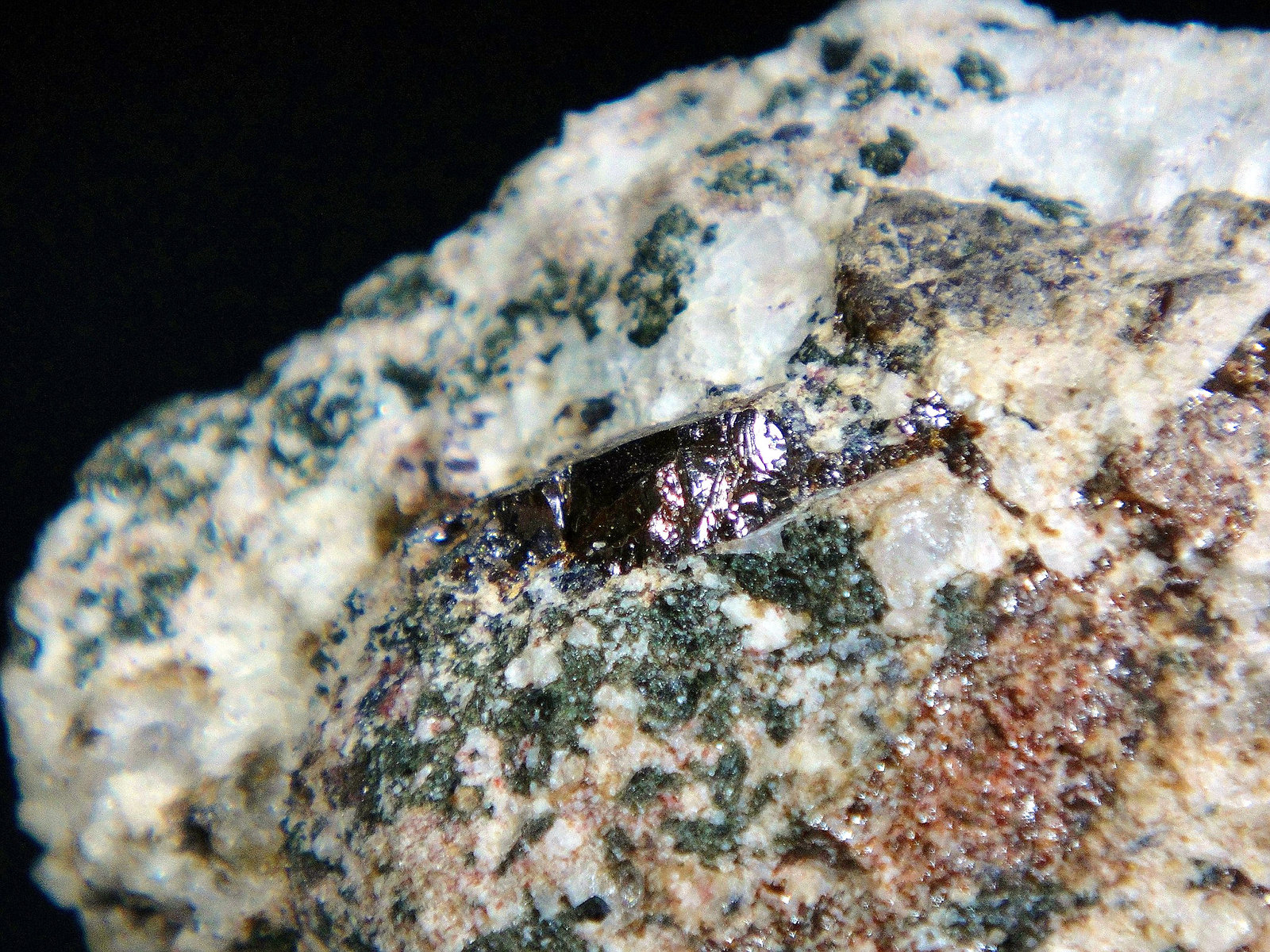 Aeschynita-(Ce)
5 x 5 cm.
(Autor: Antonio P. López)
