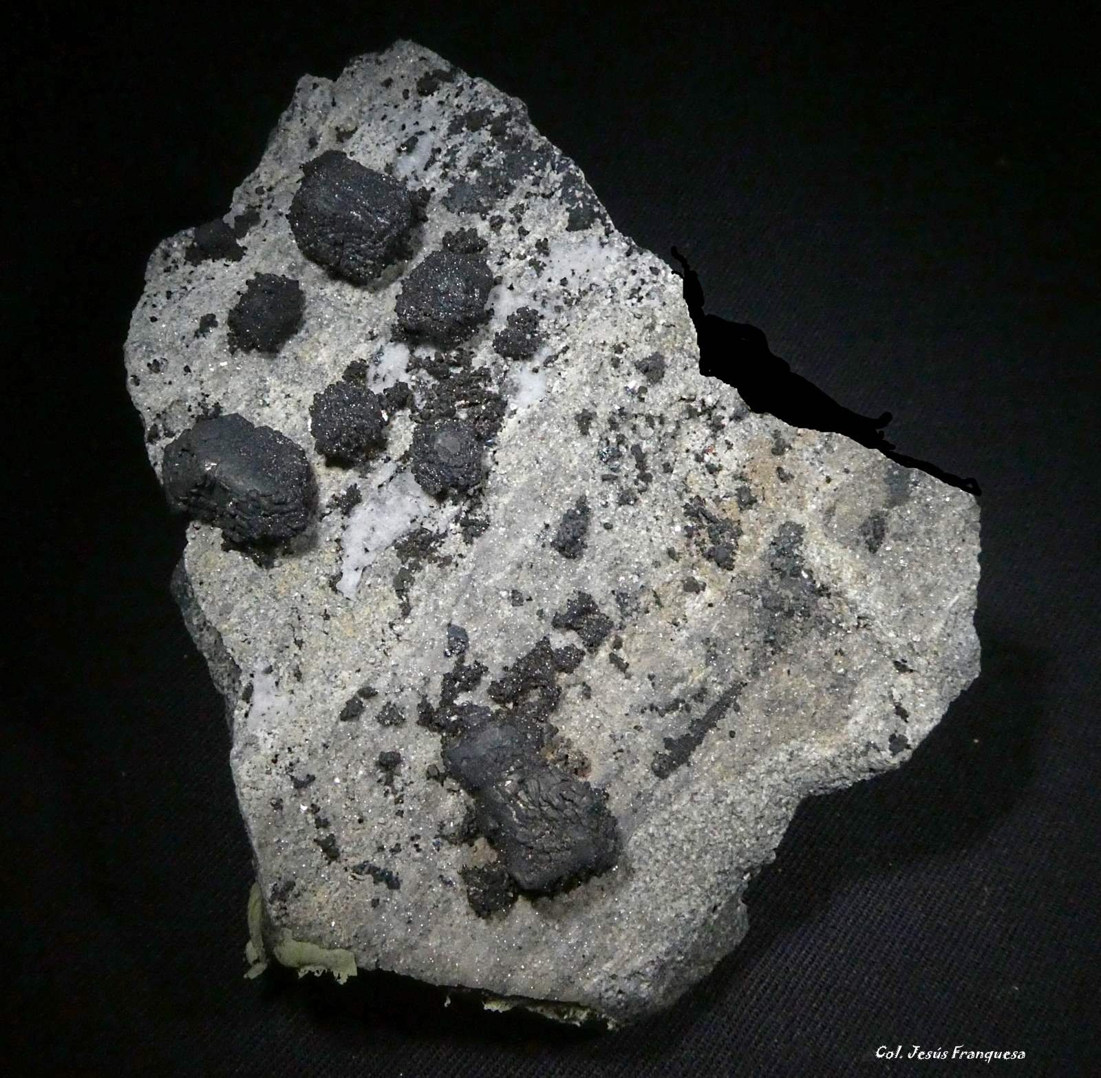Bornita.
65x62 mm.
(Autor: Jesus Franquesa Baucells)