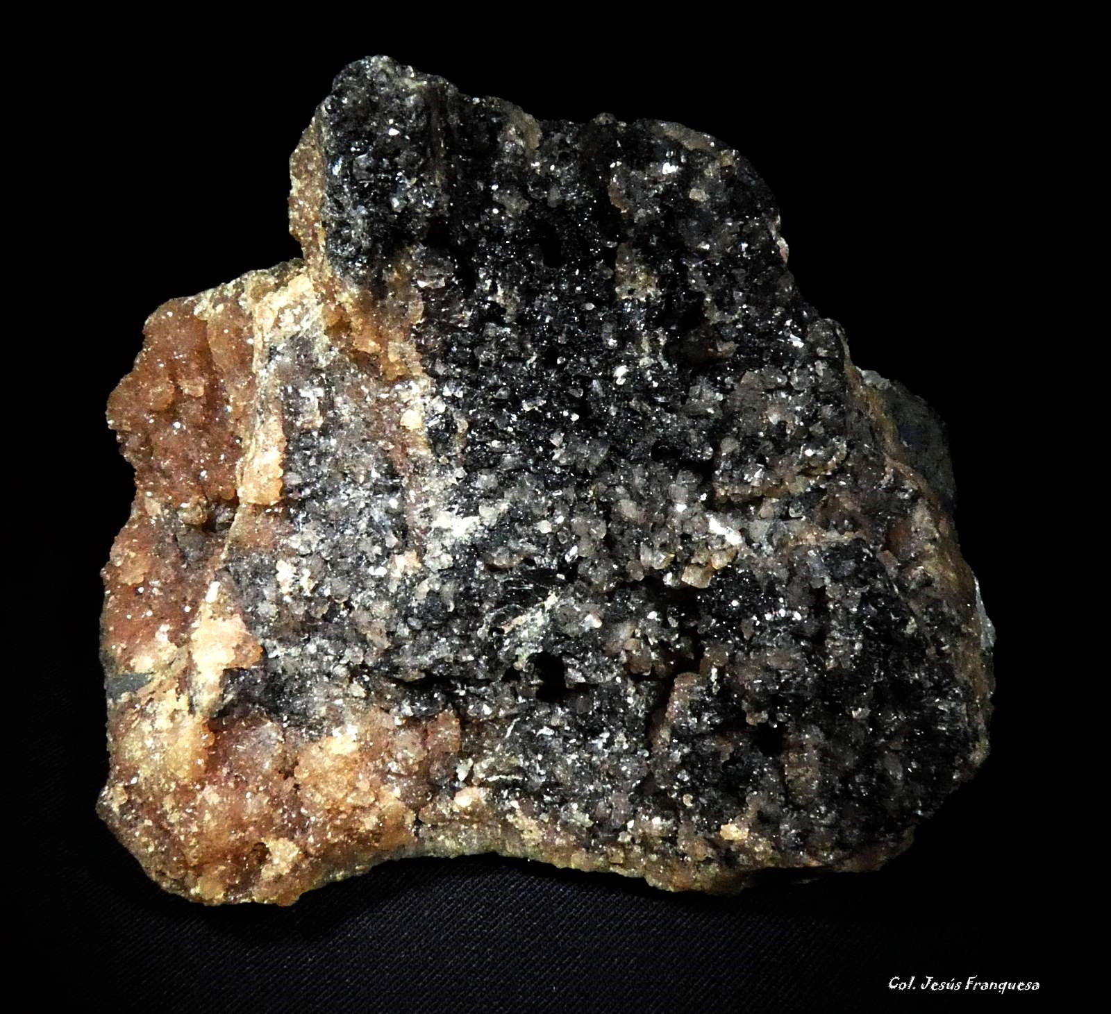 Hureaulita y Frondelita.
80x70 mm.
(Autor: Jesus Franquesa Baucells)