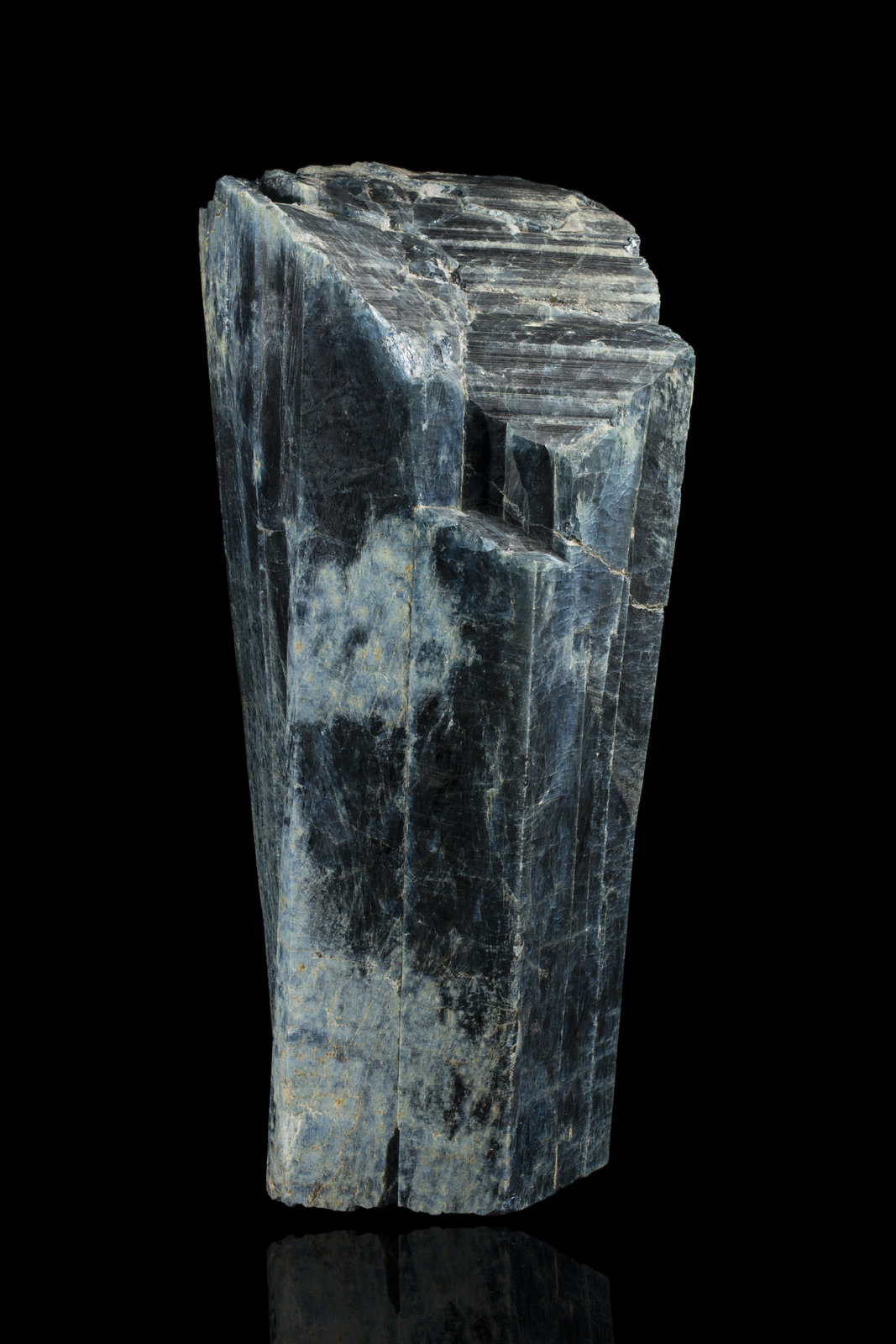 Berilo
25 x 20 x 52 cm
(Autor: Museo MIM)
