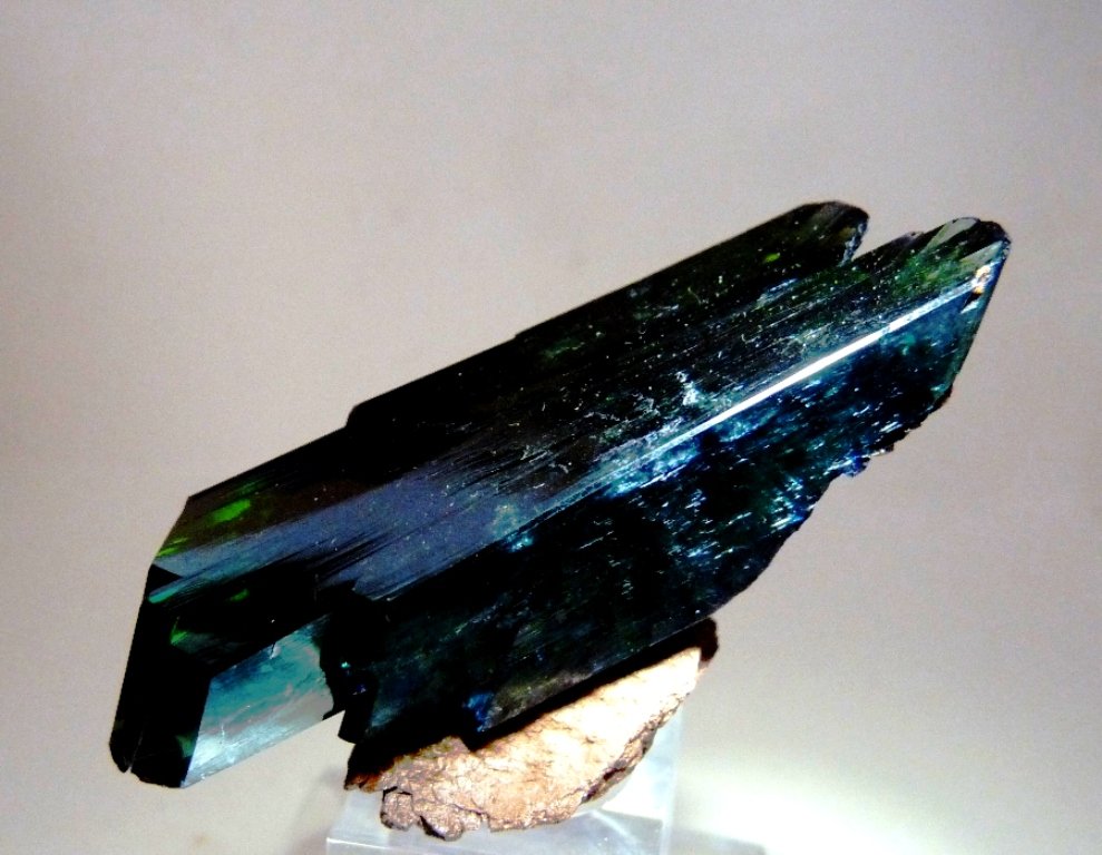 Vivianita.
60x25 mm.
(Autor: Jesus Franquesa Baucells)