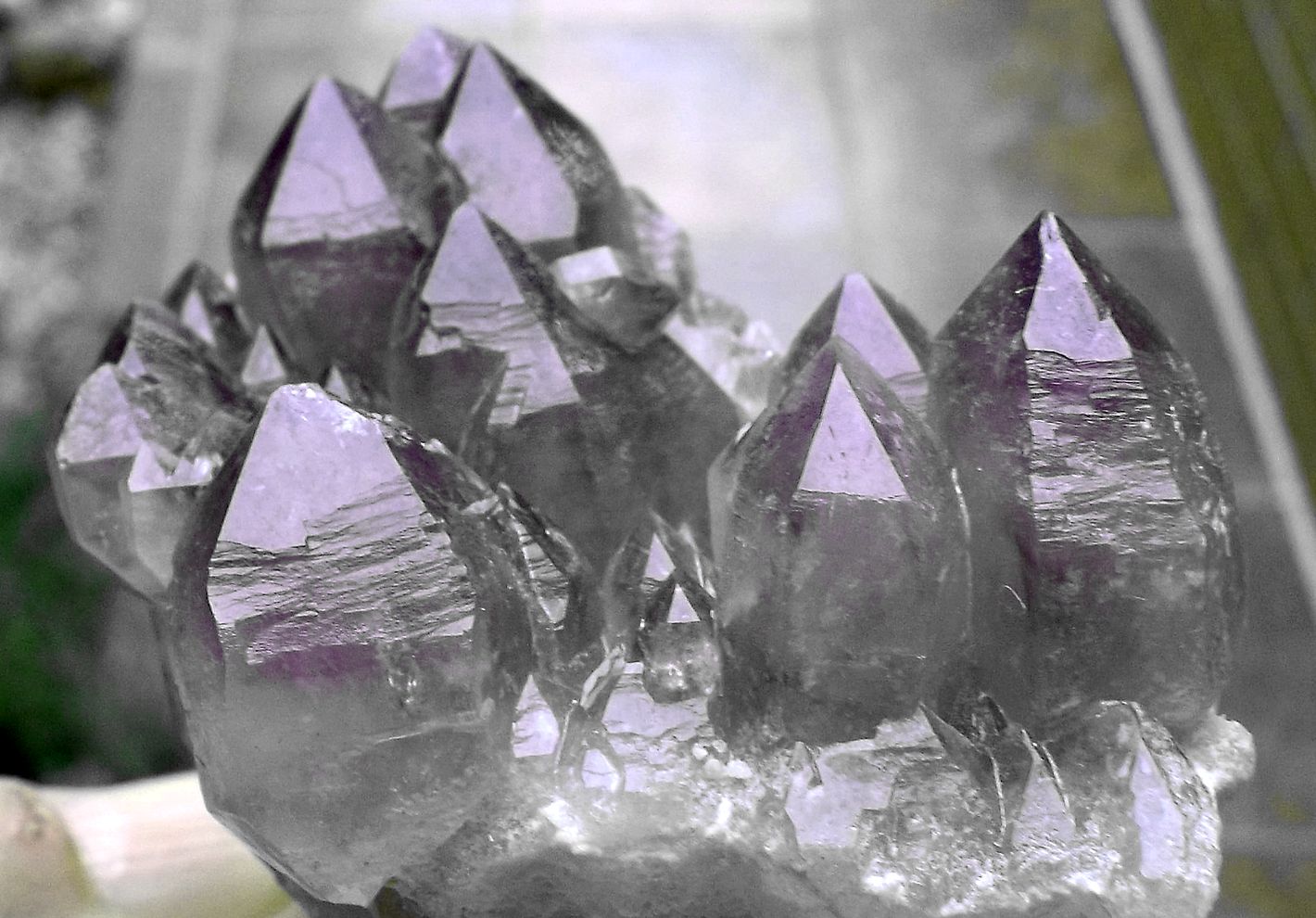Cuarzo
El cristal más grande mide 2 × 1.5 cm
(Autor: Cristalino)