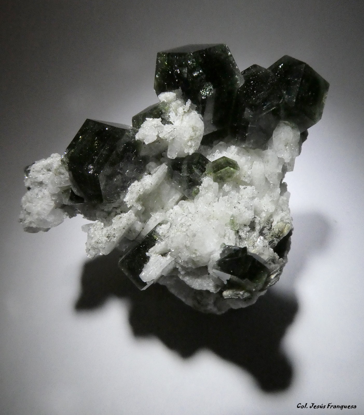 Fluorapatito.
65x50 mm.
(Autor: Jesus Franquesa Baucells)