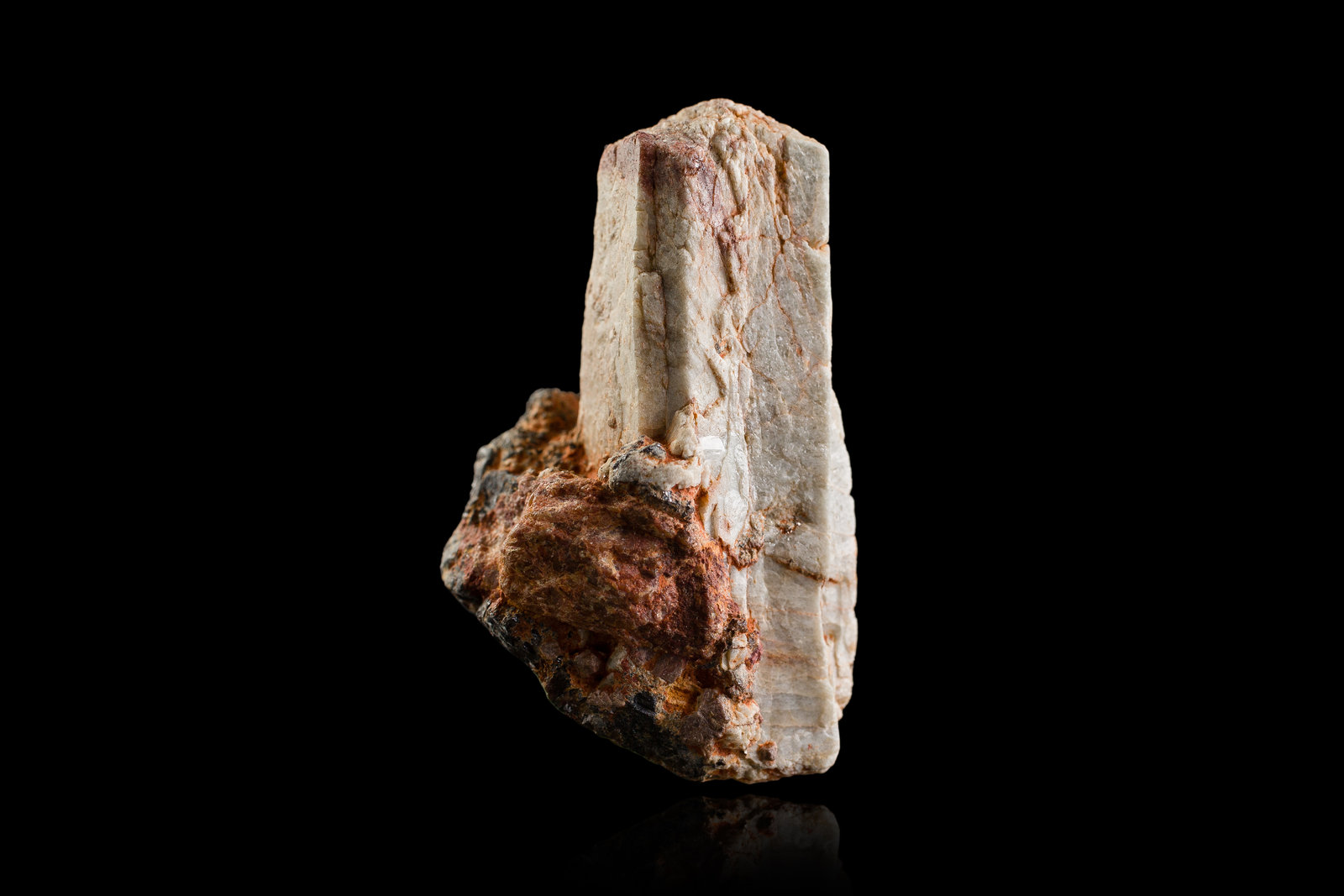 Thortveitita
4,5 x 2,5 x 3 cm
(Autor: Museo MIM)