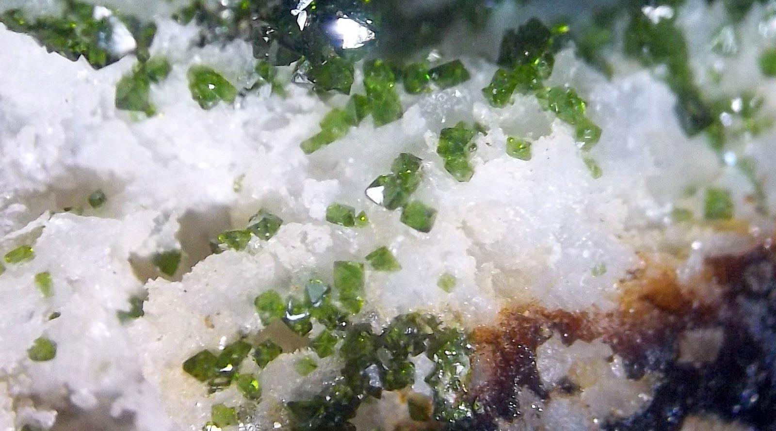 Libethenita
4,5 x 4,5 cm
(Autor: Cristalino)
