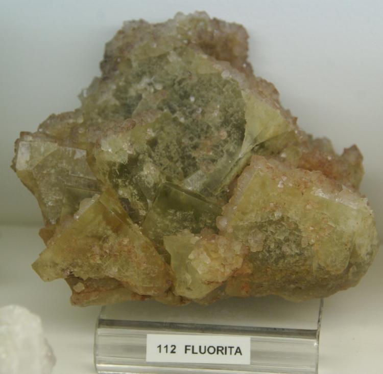 Fluorita recubierta de Cuarzo
80 x 70 cr gr. 28 mm.
(Autor: Jesus Franquesa Baucells)