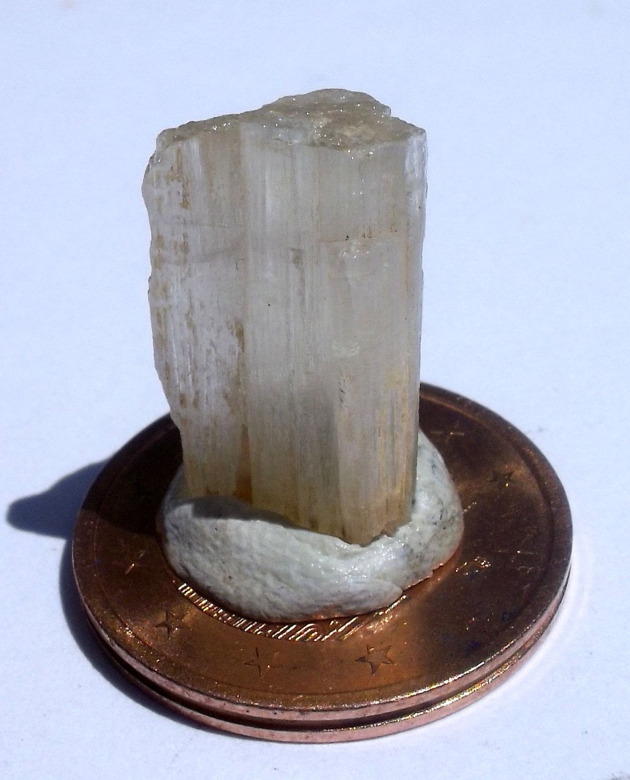 Fluorapatito (Grupo Apatito)
1,5 x 1 cm
(Autor: Cristalino)