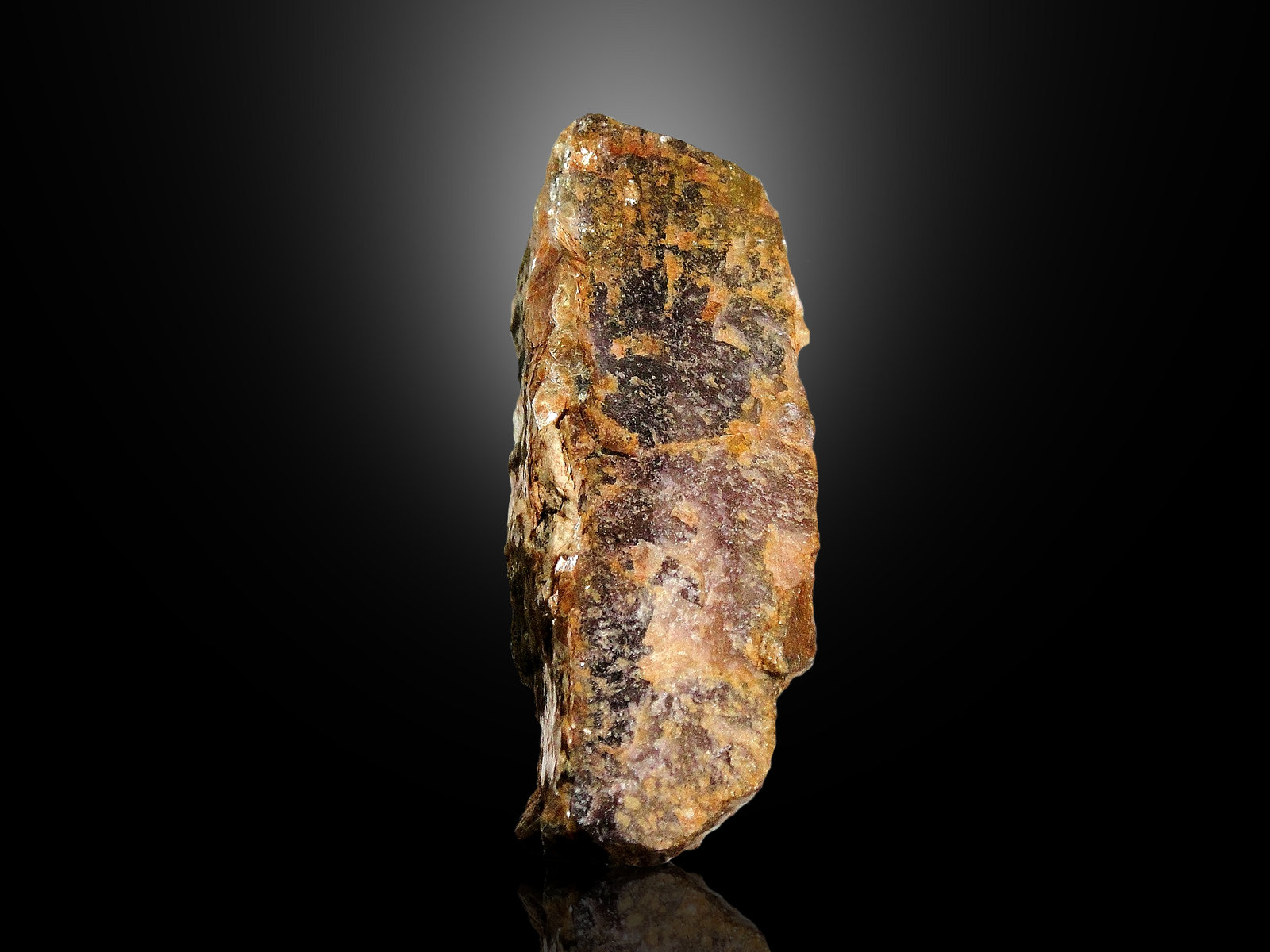 Andalucita
7 x 3 cm.
(Autor: Antonio P. López)