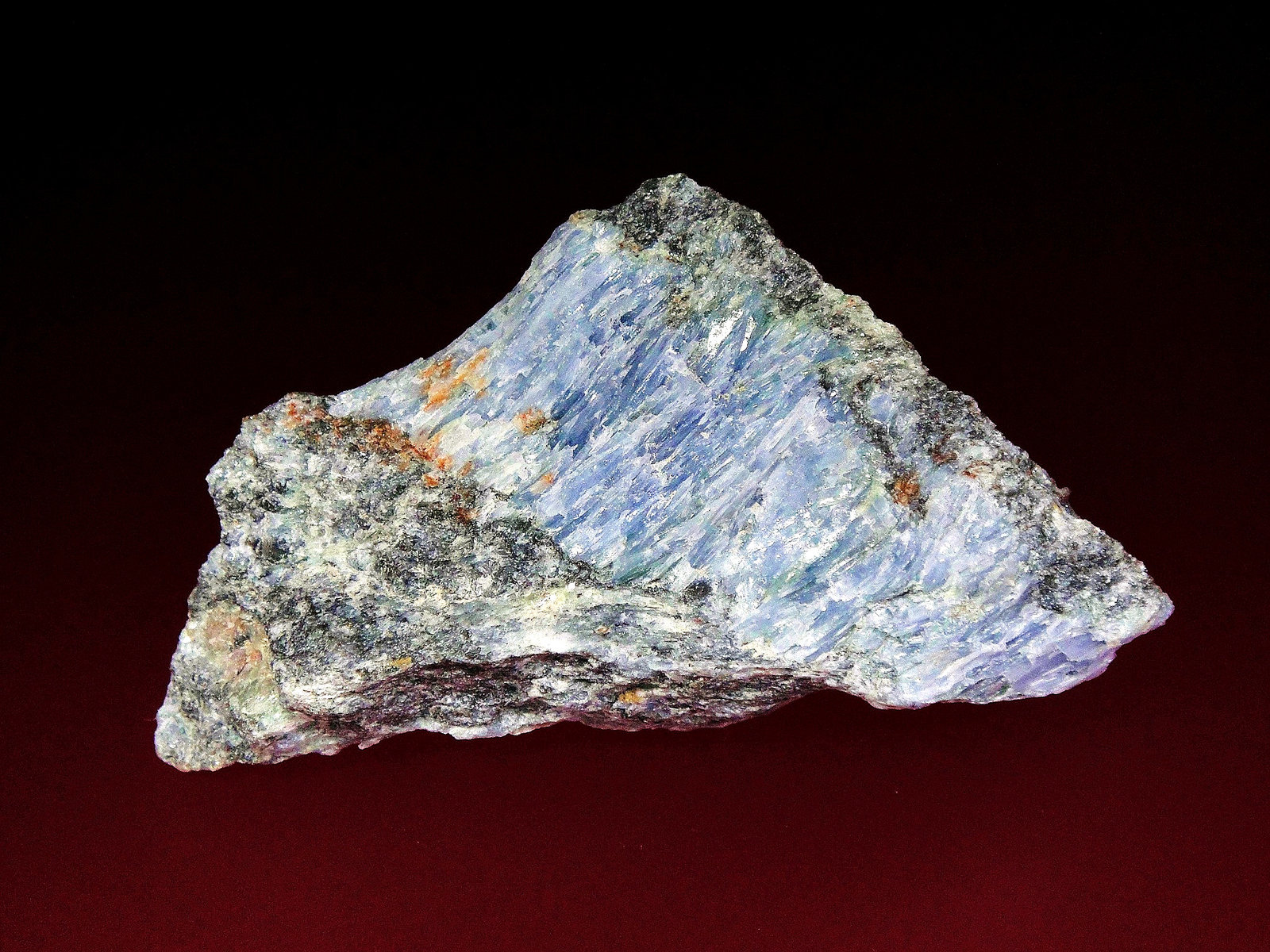 Cianita
8 x 4 cm.
(Autor: Antonio P. López)