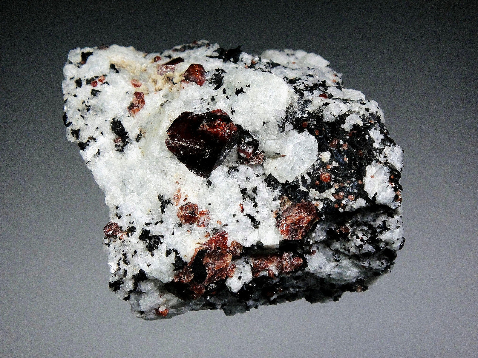 Zircón
7 x 5 cm.
(Autor: Antonio P. López)