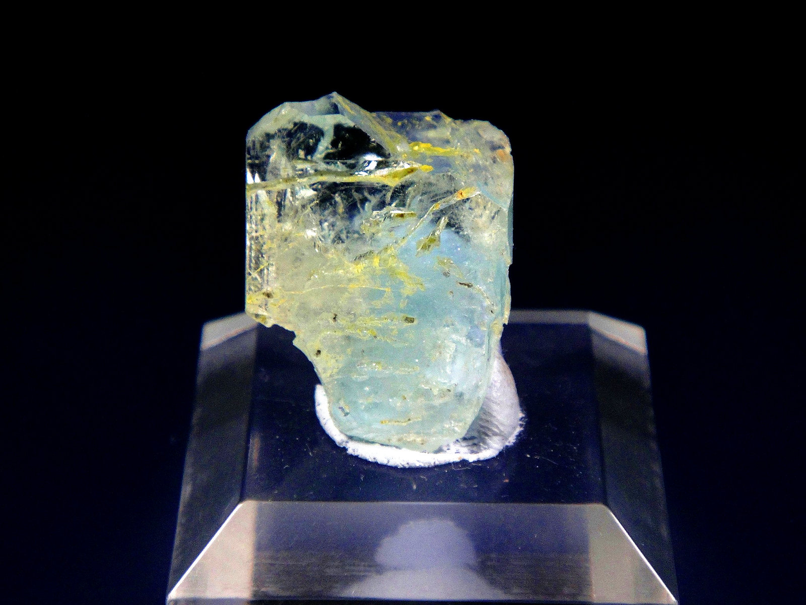 Topacio
2,5 x 2,2 cm.
(Autor: Antonio P. López)