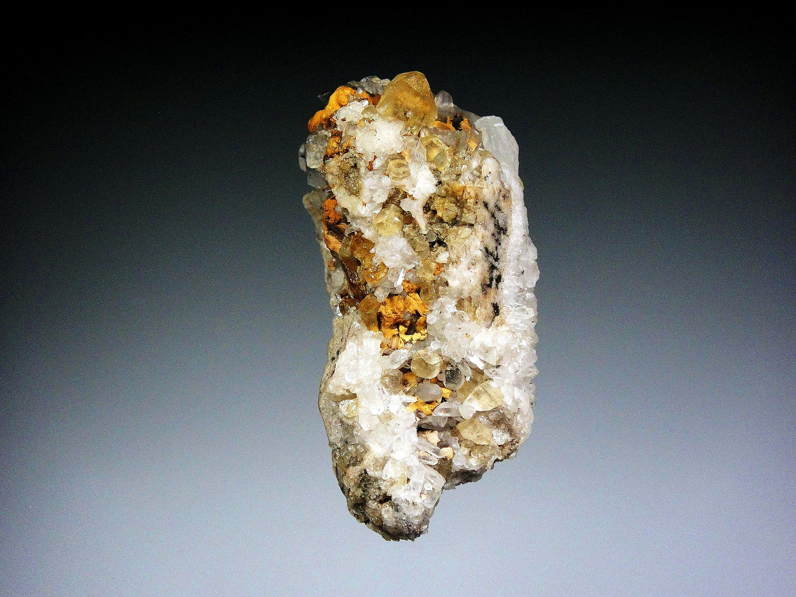 Topacio
6 x 4 cm.
(Autor: Antonio P. López)