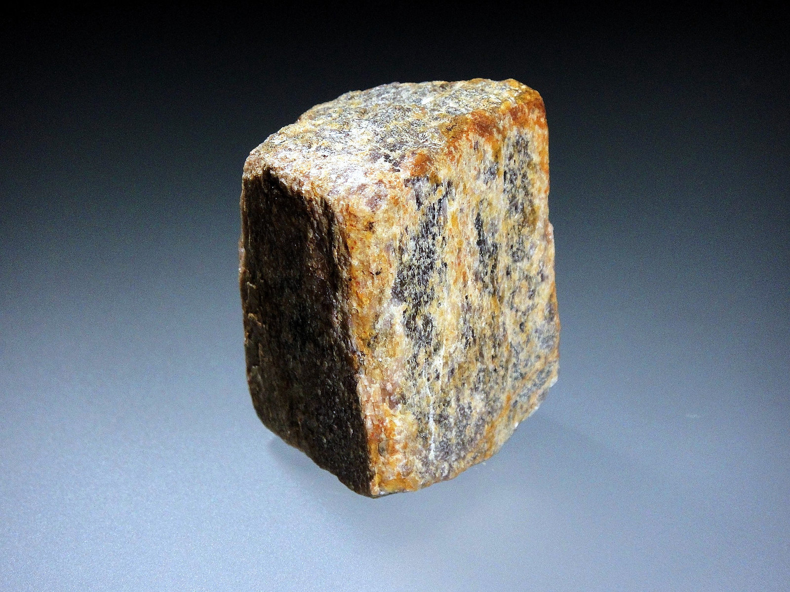 Andalucita
4 x 3 cm.
(Autor: Antonio P. López)