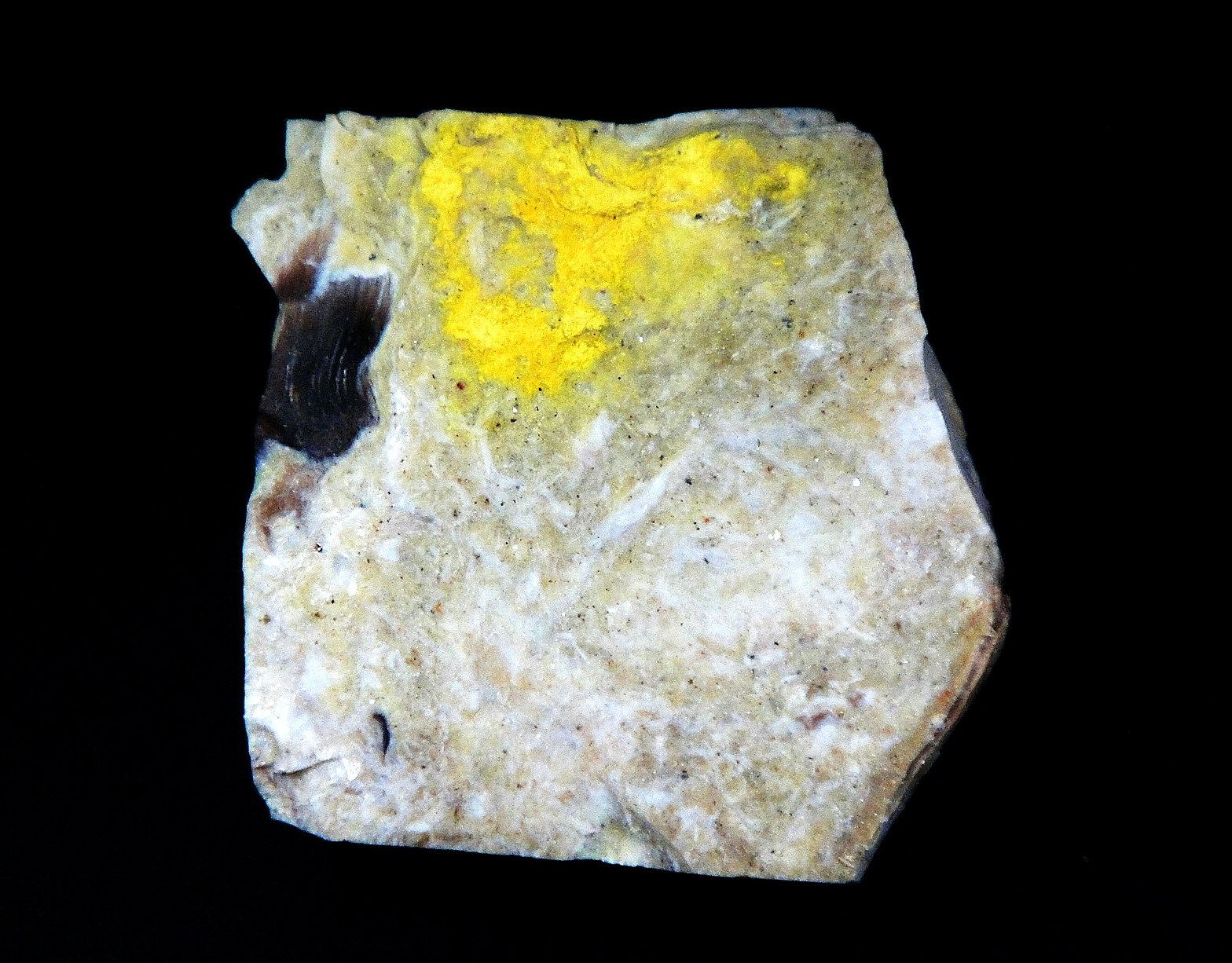 Weeksita
4 x 4 cm.
(Autor: Antonio P. López)