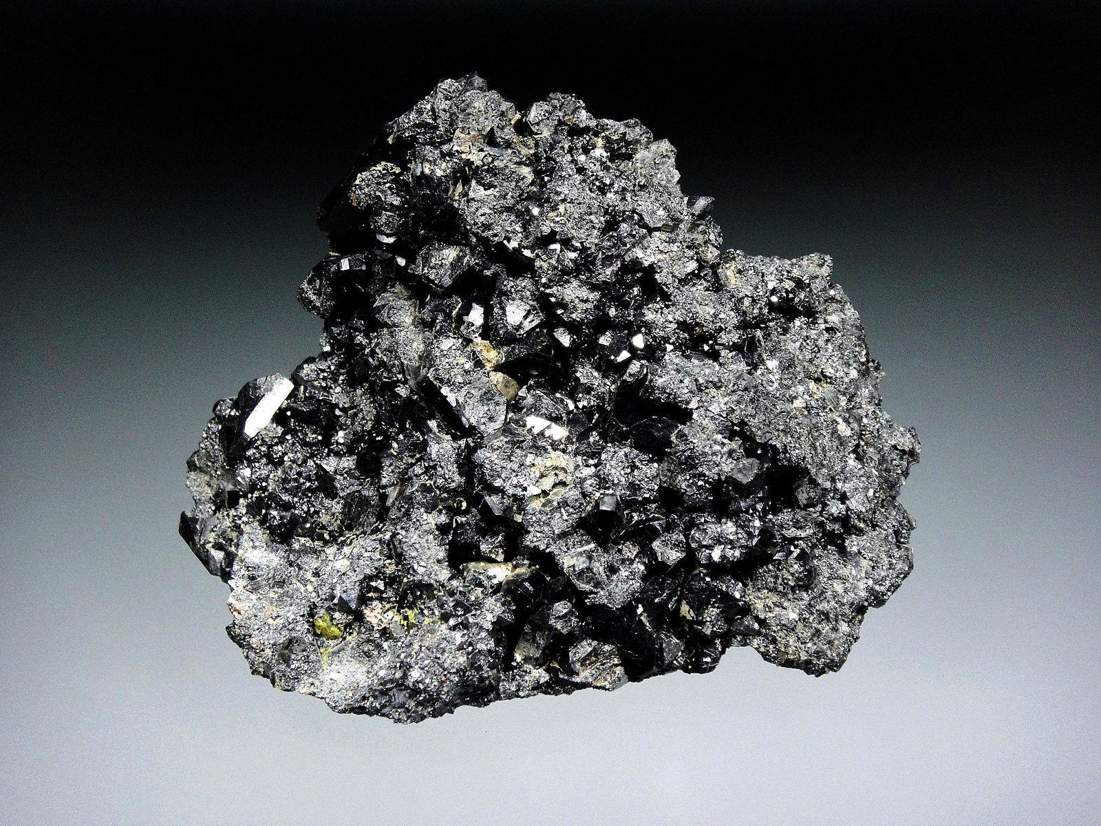 Allanita-(La)
8 x 6 cm.
(Autor: Antonio P. López)