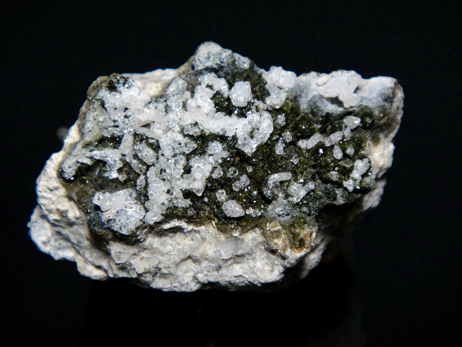 Vesuvianita, Meionita
4 x 3 cm.
(Autor: Antonio P. López)
