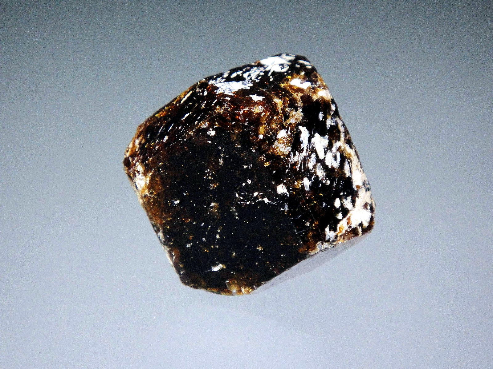 Dravita (Grupo Turmalina)
3 x 3 cm.
(Autor: Antonio P. López)