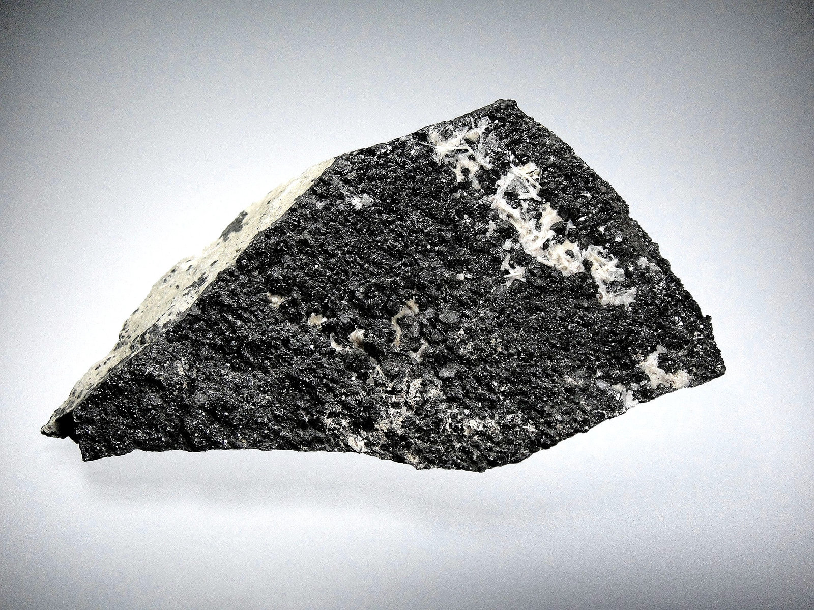 Povondraita (Grupo Turmalina)
10 x 5 cm.
(Autor: Antonio P. López)