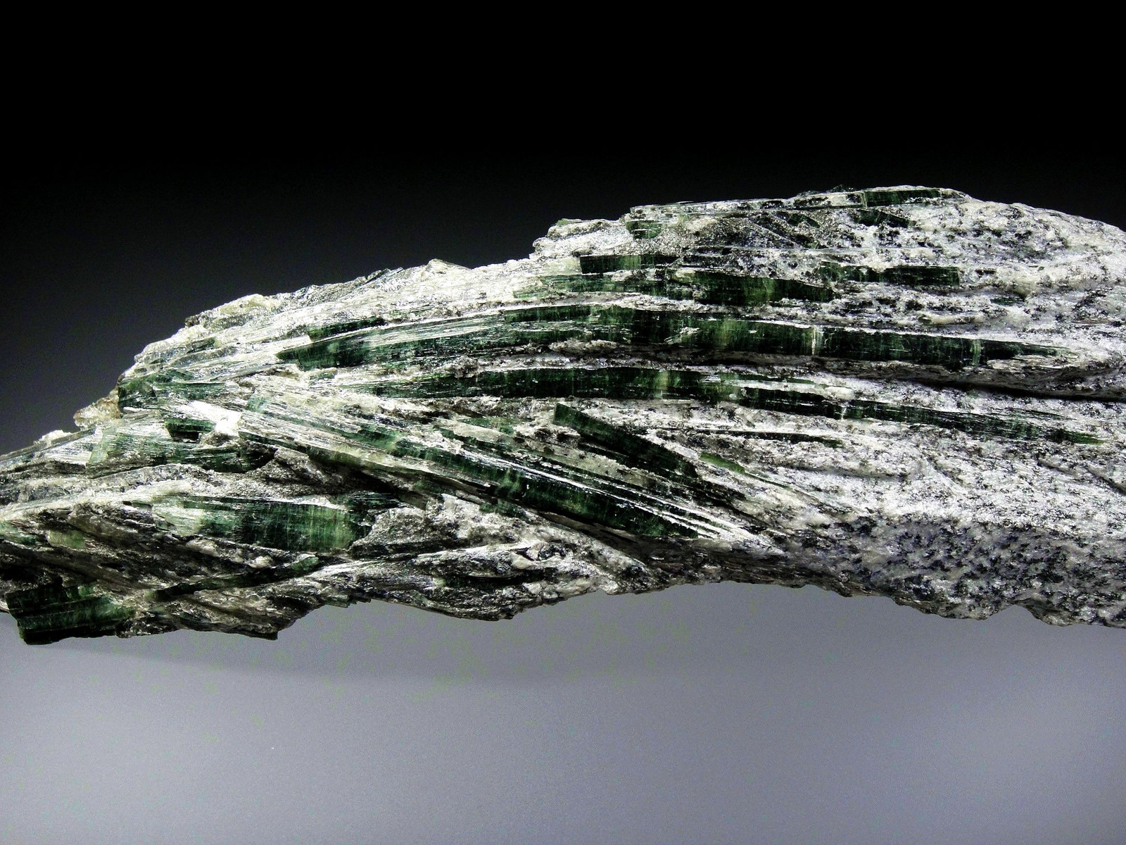 Actinolita
15 x 5 cm.
(Autor: Antonio P. López)