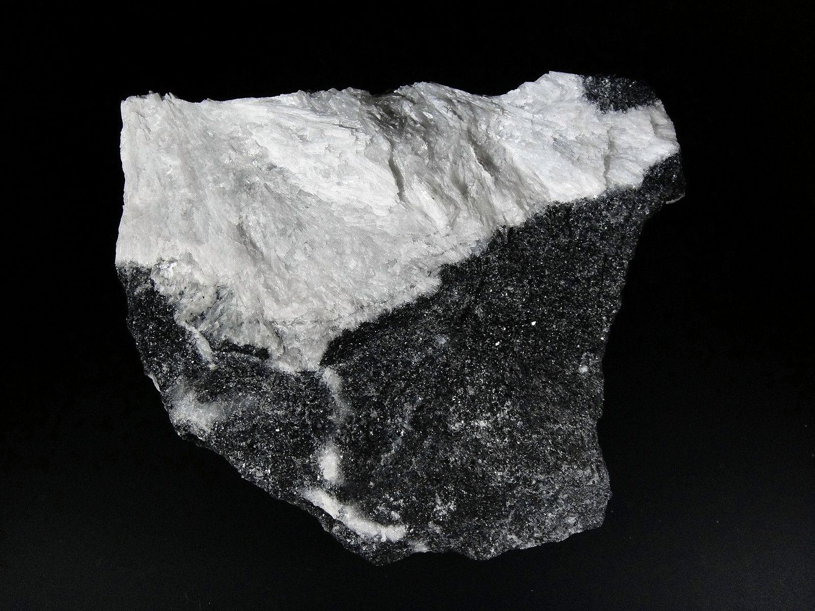 Wollastonita
12 x 11 cm.
(Autor: Antonio P. López)