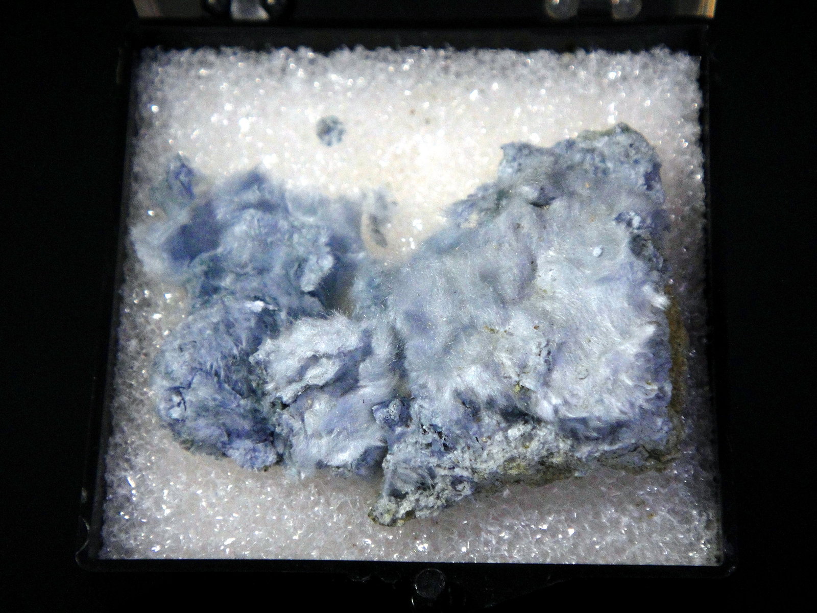 Magnesio-riebeckita
4 x 3 cm.
(Autor: Antonio P. López)