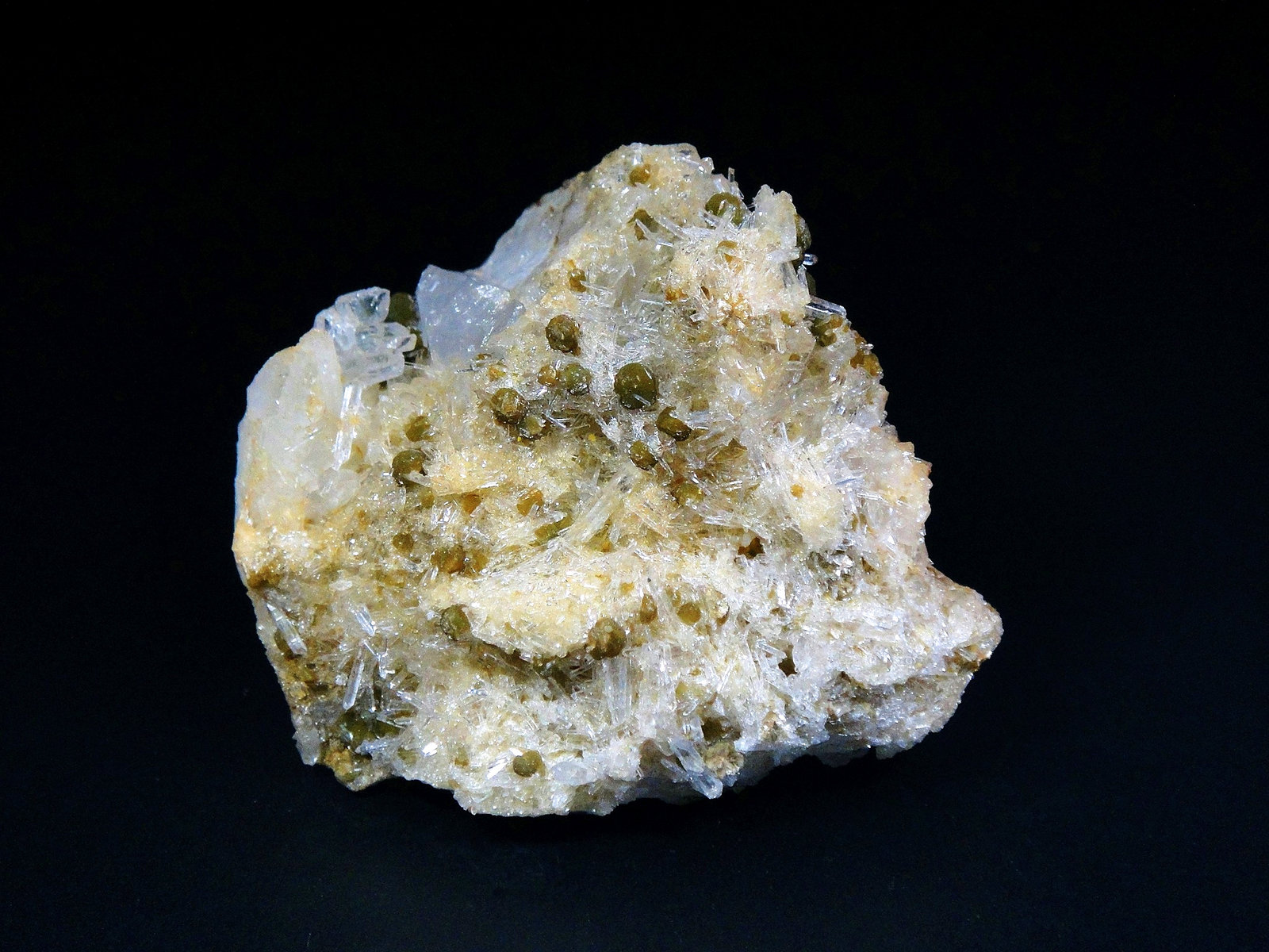 Cookeíta sobre Cuarzo
6 x 6 cm
(Autor: Antonio P. López)