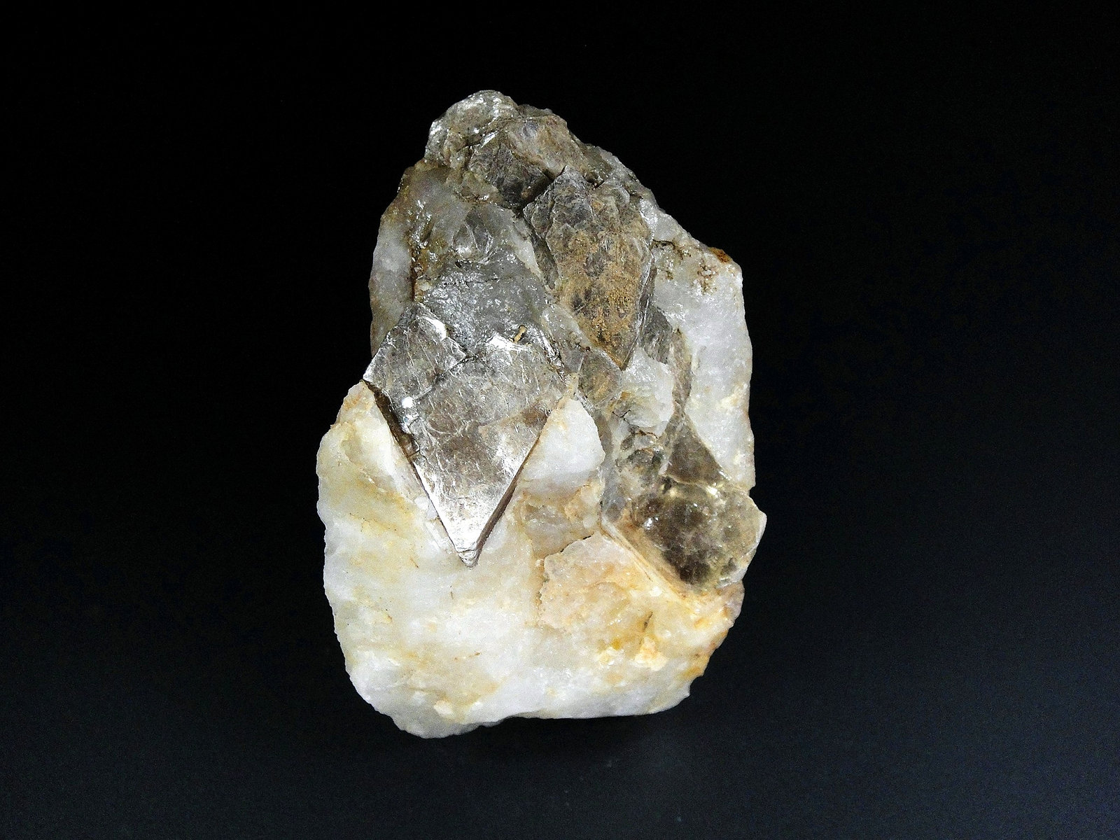 Moscovita en Cuarzo
7 x 5 cm.
(Autor: Antonio P. López)