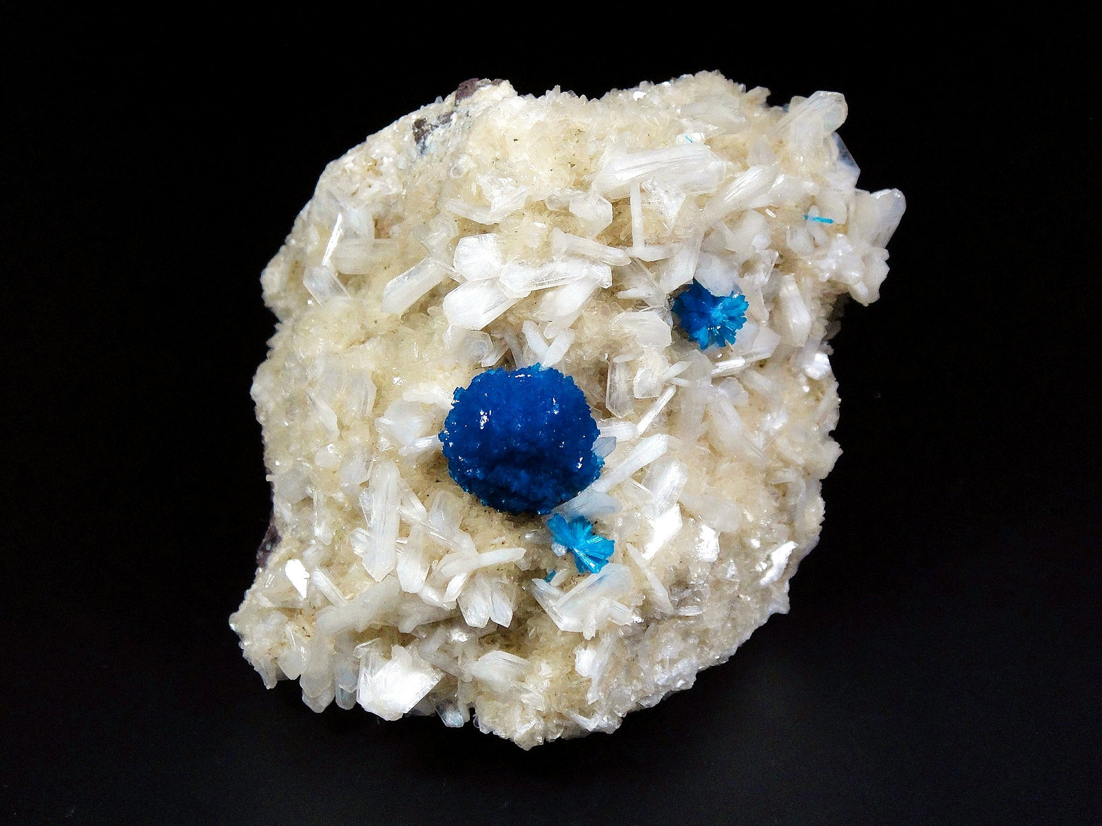 Cavansita y Stilbita-Ca (Estilbita-Ca)
7 x 5 cm.
(Autor: Antonio P. López)