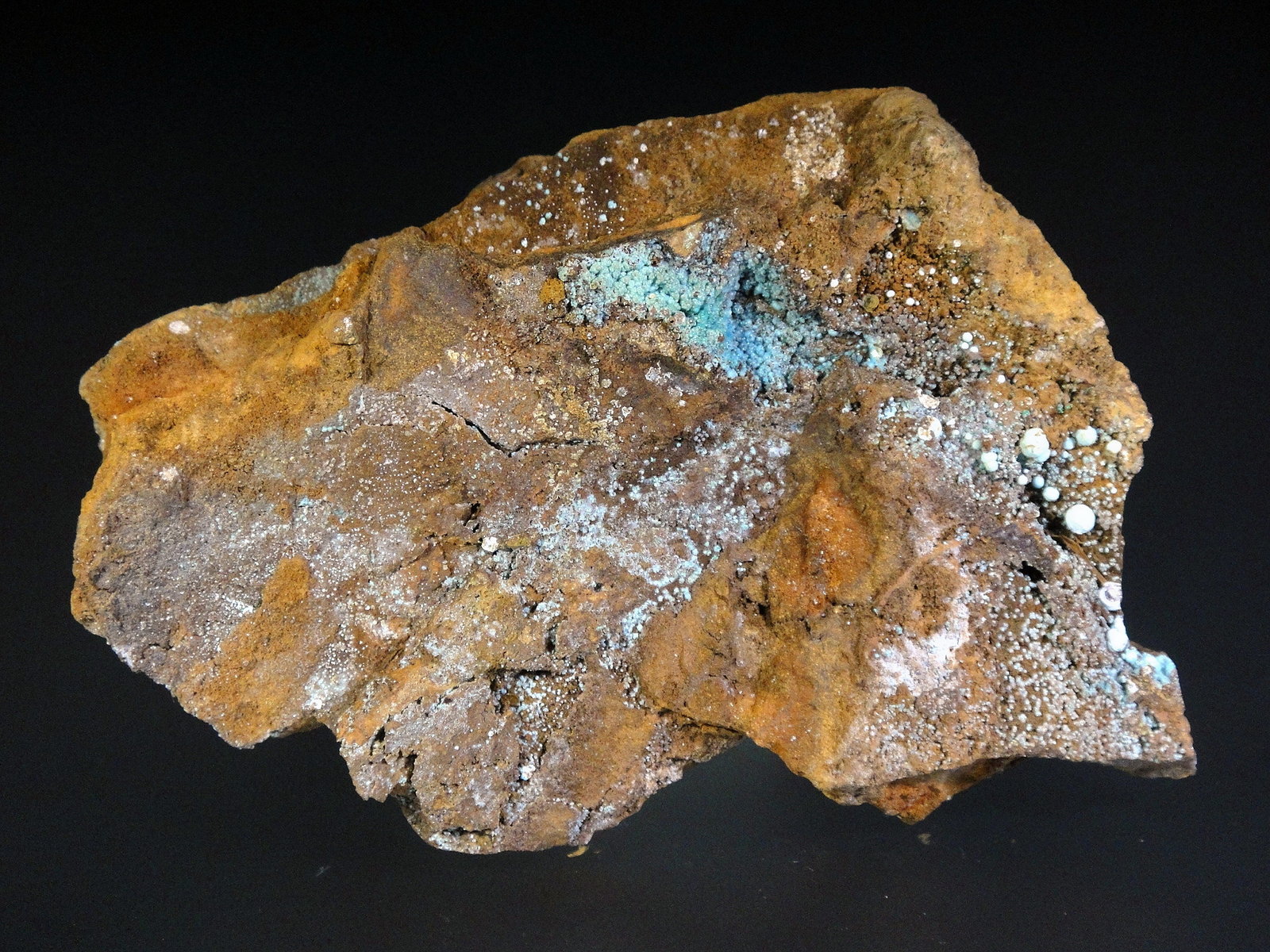 Alofana [Allophane]
9 x 6 cm.
(Autor: Antonio P. López)