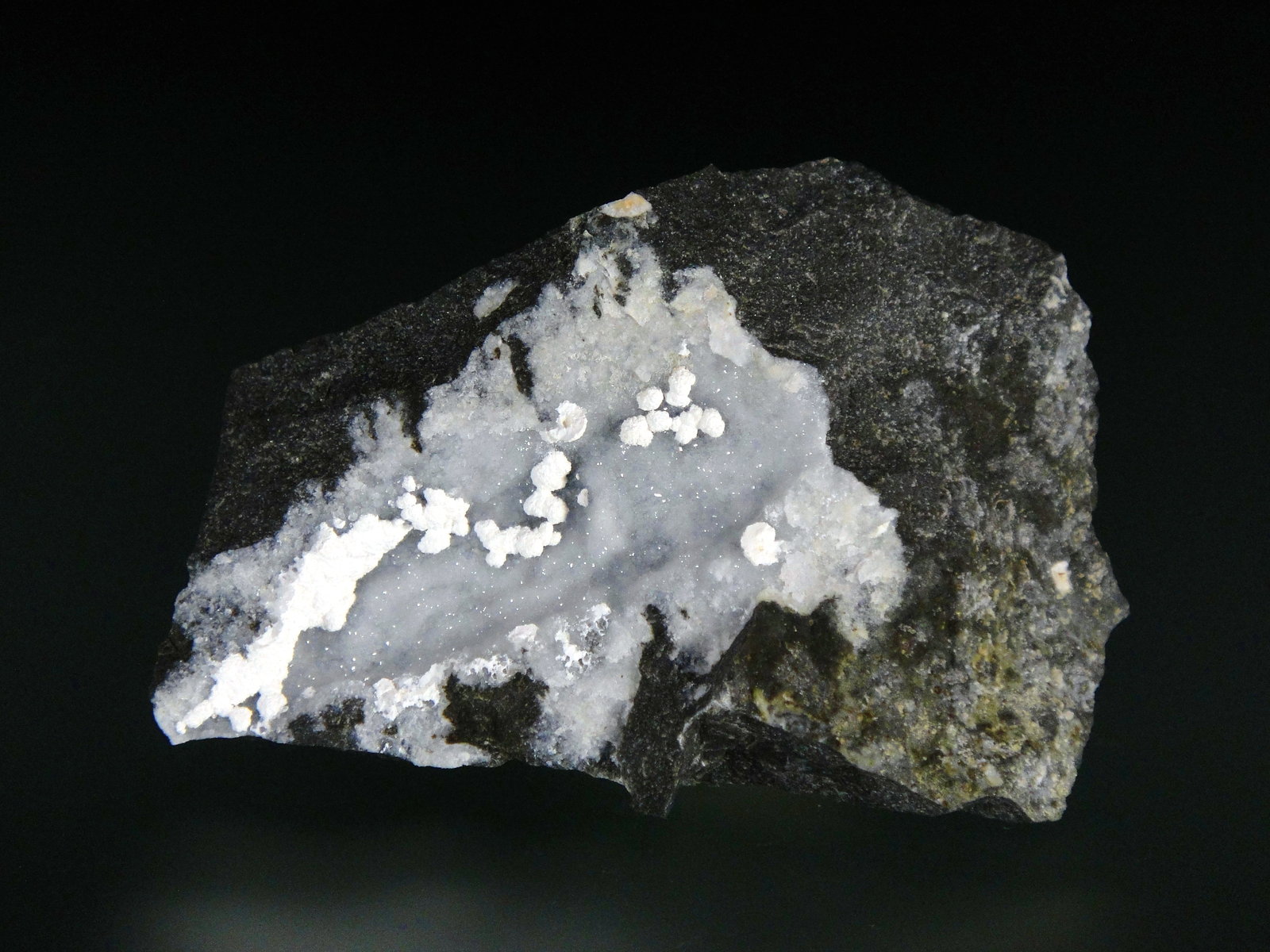 Tacharanita, Phillipsita
6 x 4 cm.
(Autor: Antonio P. López)