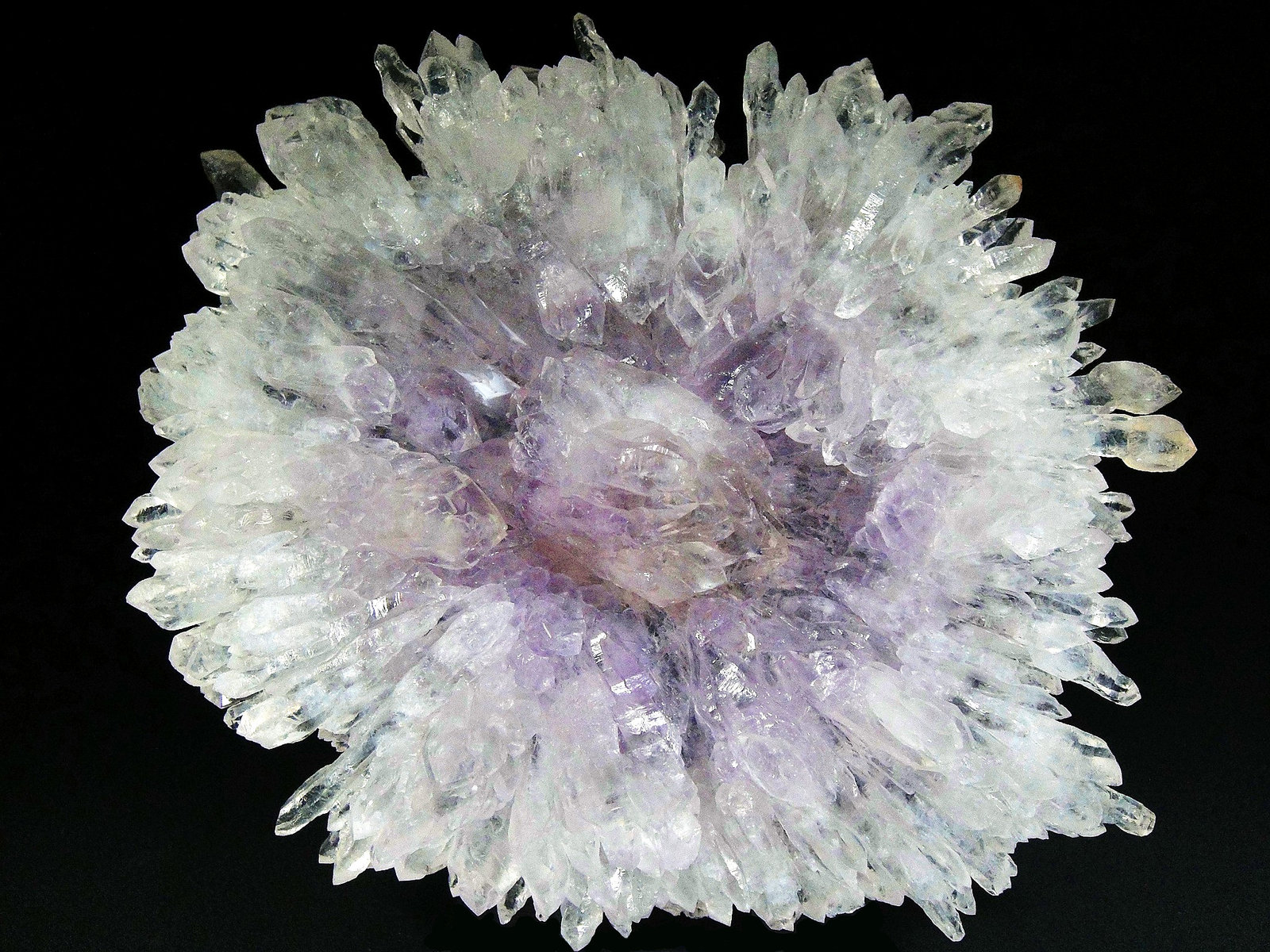 Cuarzo (variedad amatista)
10 x 10 cm.
(Autor: Antonio P. López)