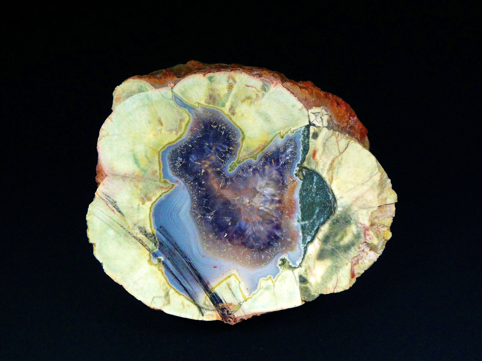 Cuarzo (variedad calcedonia - ágata)
6 x 5 cm.
(Autor: Antonio P. López)