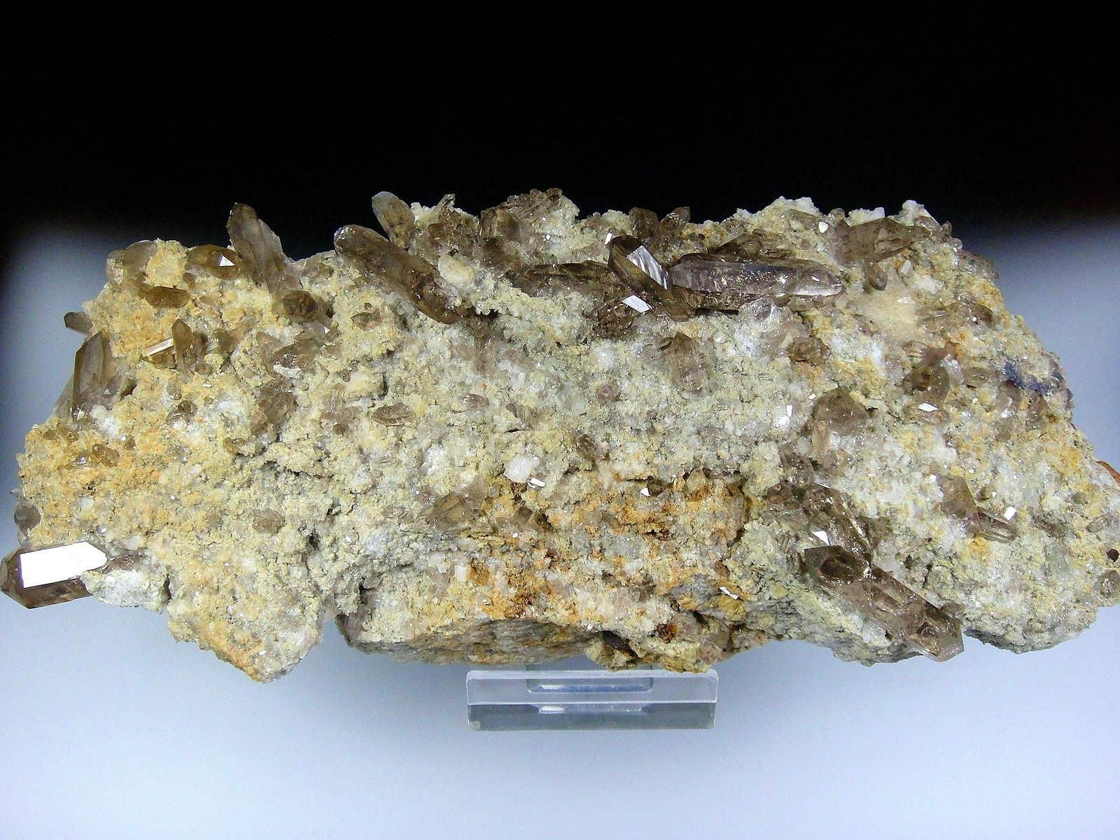 Cuarzo (variedad ahumado)
18 x 7 cm.
(Autor: Antonio P. López)