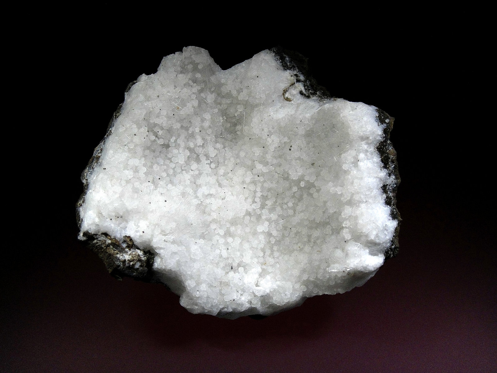 Mordenita y Cuarzo
9 x 9 cm.
(Autor: Antonio P. López)