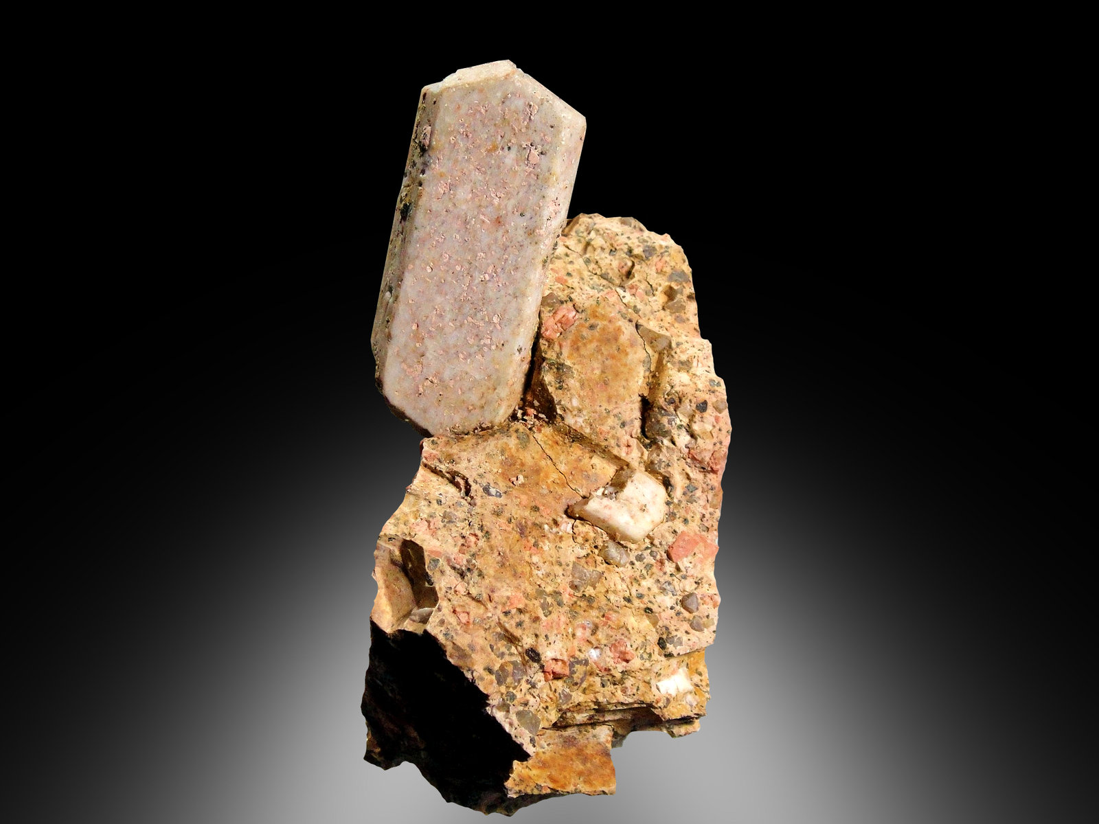 Ortoclasa
9 x 7 cm.
(Autor: Antonio P. López)