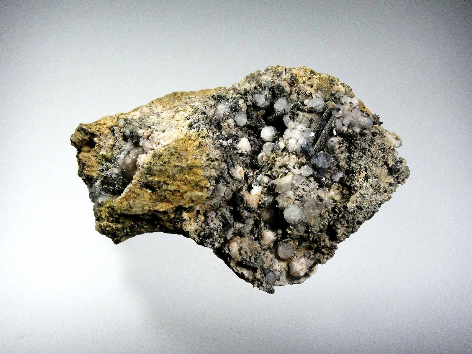 Analcima
8 x 6 cm.
(Autor: Antonio P. López)