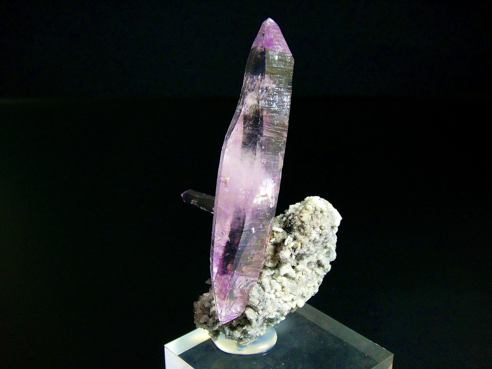 Cuarzo (variedad amatista)
7 x 3 cm.
(Autor: Antonio P. López)