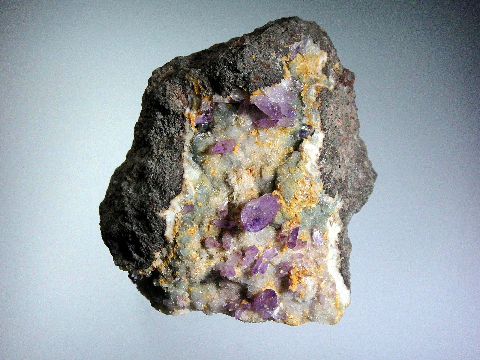 Cuarzo (variedad amatista)
8 x 7 cm.
(Autor: Antonio P. López)