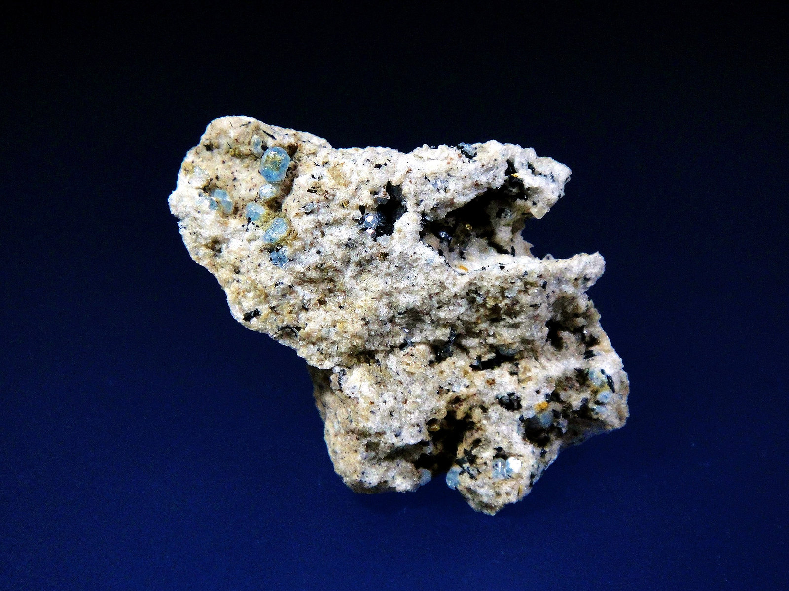 Haüyna
4,5 x 3 cm.
(Autor: Antonio P. López)