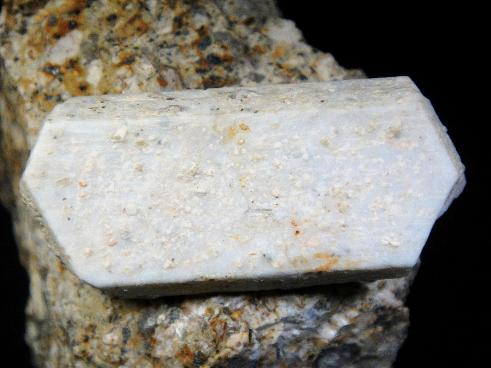Ortoclasa
Cristal de 45 x 20 mm.
(Autor: Antonio P. López)
