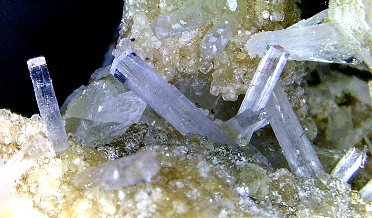 Natrolita
Cristales de 3 mm.
(Autor: Antonio P. López)