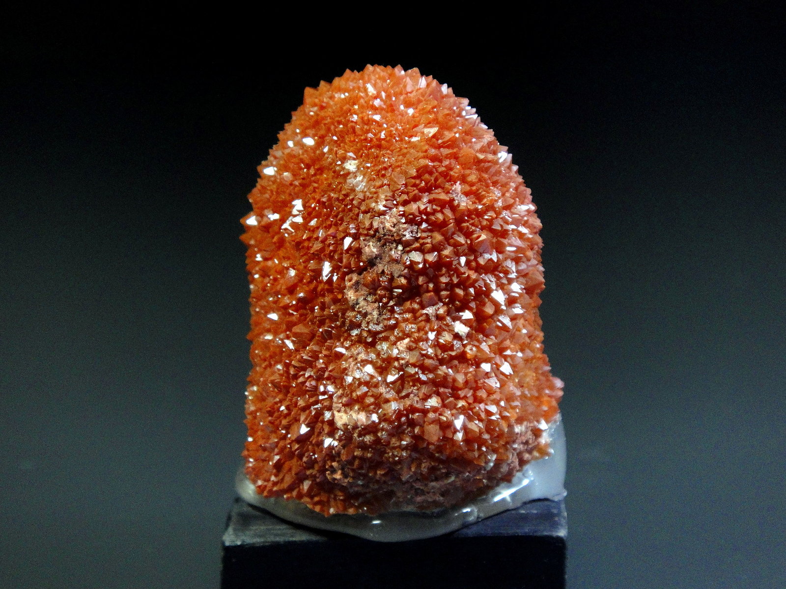 Cuarzo (variedad hematoideo)
4 x 3 cm.
(Autor: Antonio P. López)