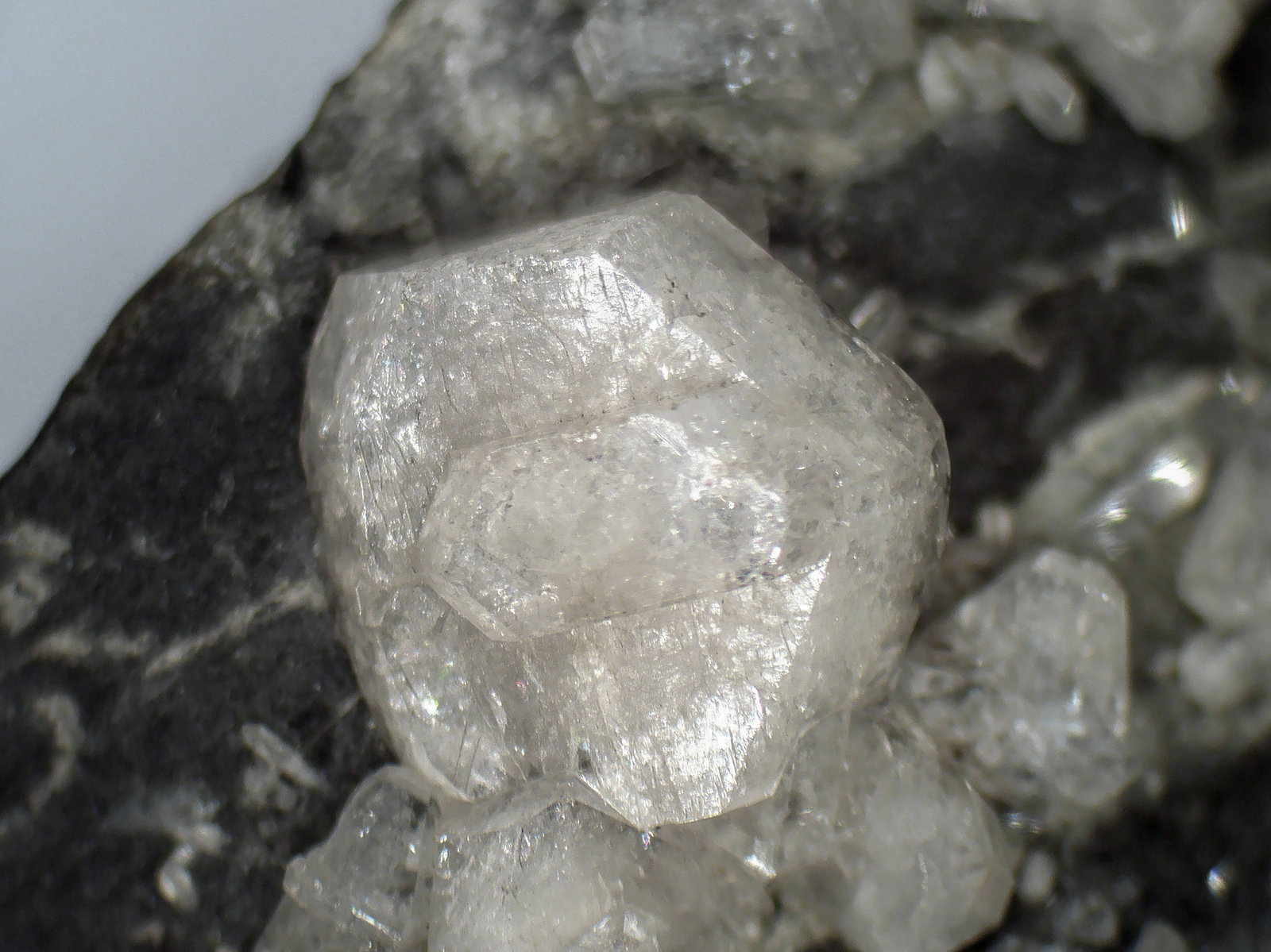 Harmotoma
Cristal de 6 mm.
(Autor: Antonio P. López)