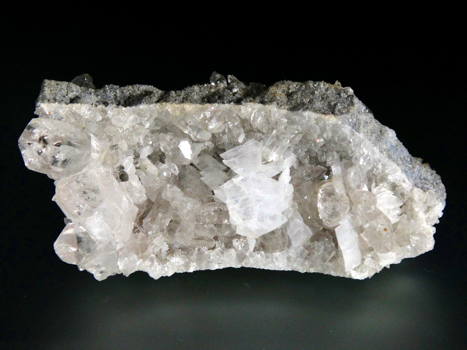 Ortoclasa (variedad adularia)
7 x 3 cm.
(Autor: Antonio P. López)